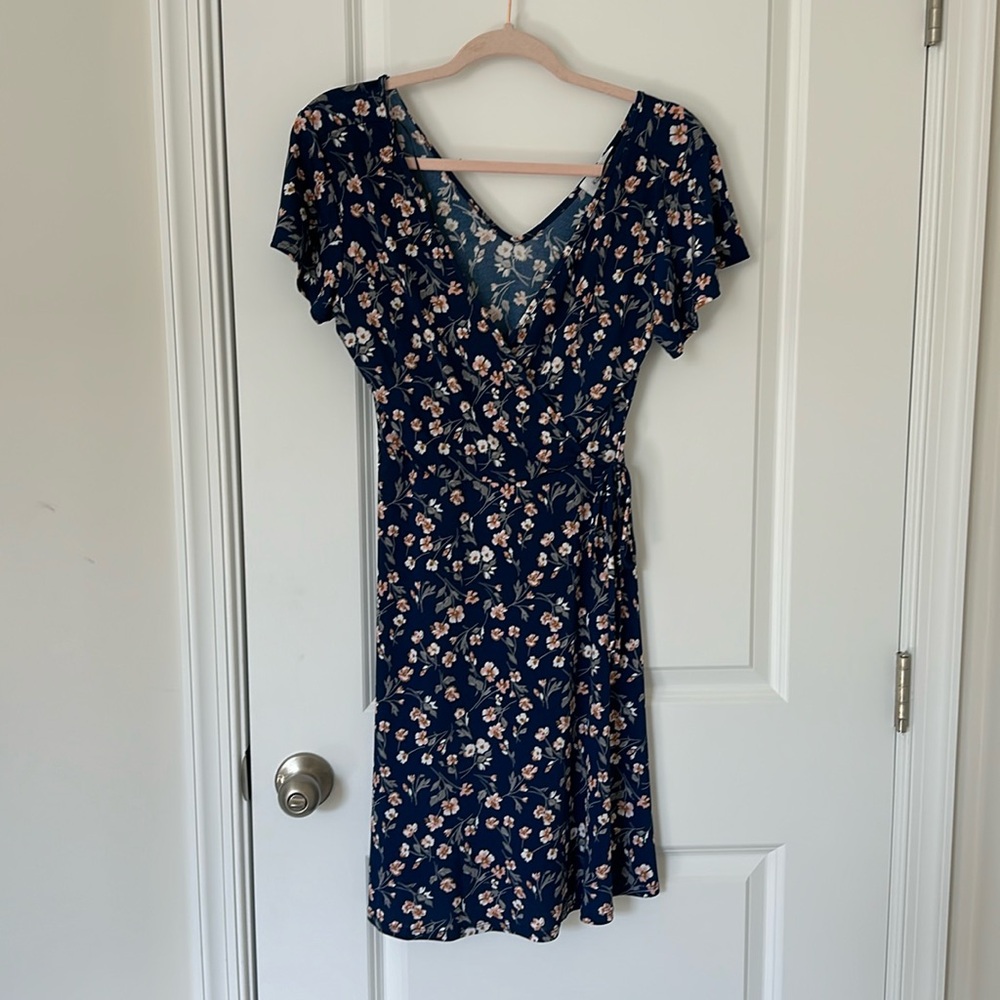 NWT Floral Wrap Dress Size Small
